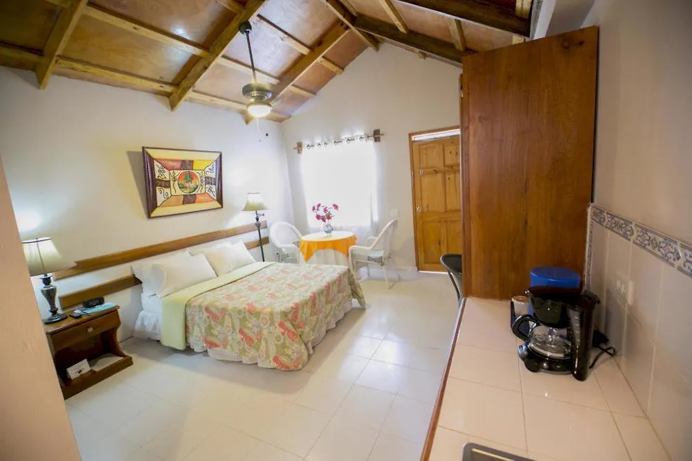 Palm Inn Hotel Port-au-Prince 3*,  Haiti